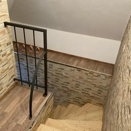 Nikola Lejlighed Králíky
